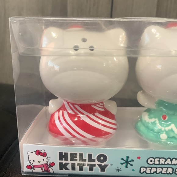 Holiday Hello Kitty Christmas Salt & Pepper Shaker Gift Set New In Box - Picture 7 of 10